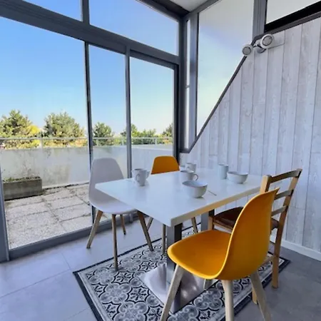 With Terrace Near The * La Rochelle (Charente-Maritime)