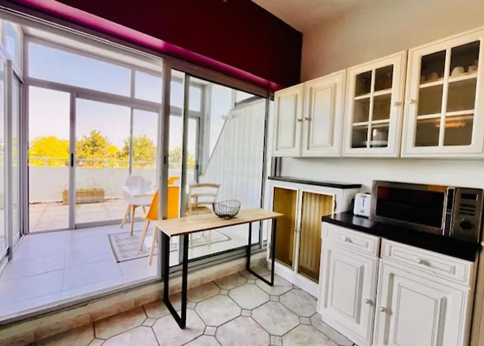 With Terrace Near The * La Rochelle (Charente-Maritime)